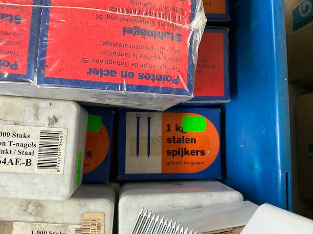 Spijkers, nagels & nieten - afbeelding 7 van  7