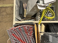 Spijkers voor tackers en snelbouwschroeven op band - afbeelding 6 van  6