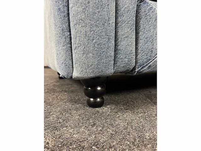 Spijkerstof gecapitonneerde sofa - afbeelding 9 van  9