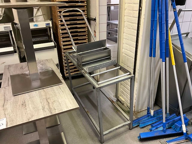 Spijspillenapparaat / spijs pers - afbeelding 1 van  3