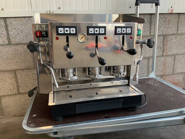 Spinel - tre lux light - italiaanse espresso koffiemachine 3 groepen - afbeelding 4 van  6