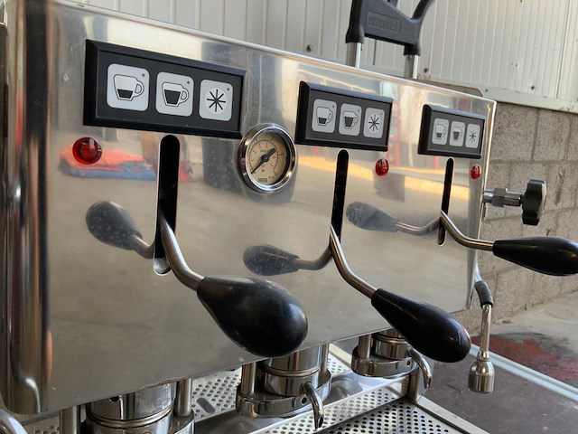 Spinel - tre lux light - italiaanse espresso koffiemachine 3 groepen - afbeelding 2 van  3