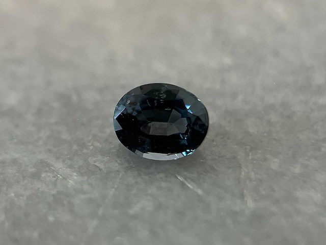 Spinel 0.45 carat natuurlijke spinel - afbeelding 1 van  5