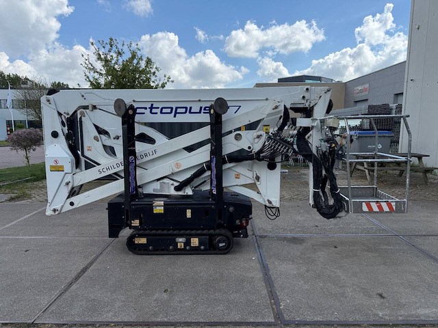Spinhoogwerker oil & steel octopussy twin 1715 benzine 17m 200kg 2016 - afbeelding 1 van  1