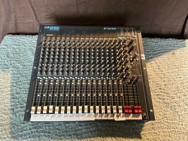 Spirit fx16 analoge mengtafel - afbeelding 1 van  3