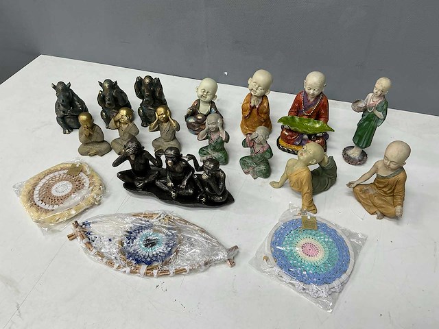 Spiritualiteit en dieren beeldjes (18x) - afbeelding 1 van  19