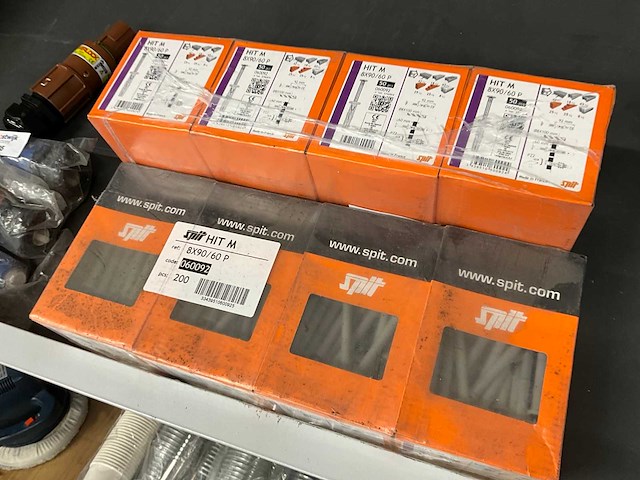 Spit 8x90/60 p slagplug (400x) - afbeelding 1 van  2