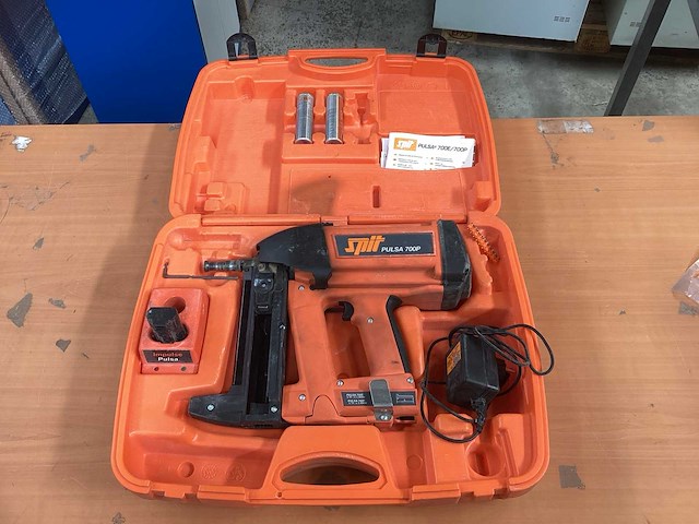 Spit pulsa 700p pneumatische schiethamer incl. accu + acculader + koffer - afbeelding 1 van  10
