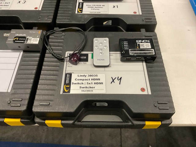 Splitters, switches en divers (16x) - afbeelding 2 van  10