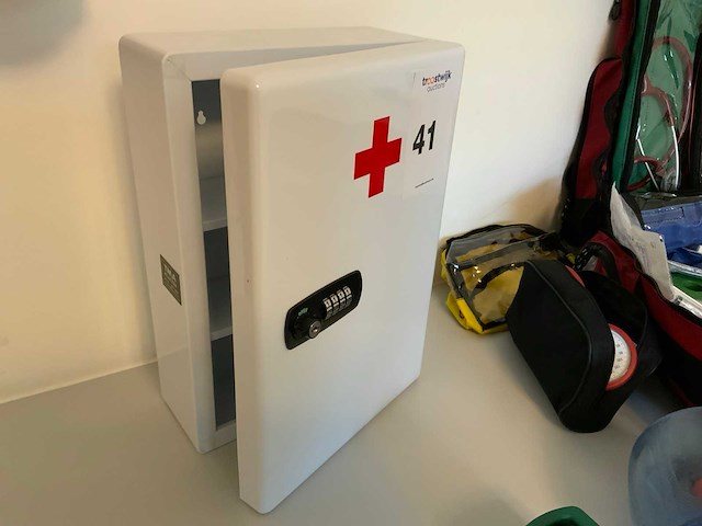 Spoedtas, medicijnkluis en oogdouche - afbeelding 3 van  9