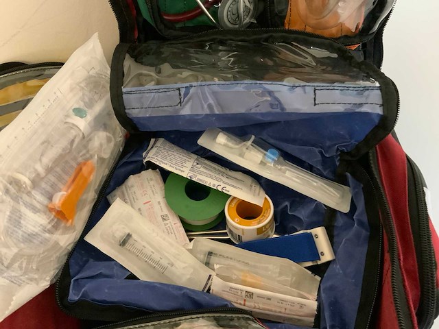 Spoedtas, medicijnkluis en oogdouche - afbeelding 7 van  9