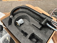 Spoelbak met design kraan