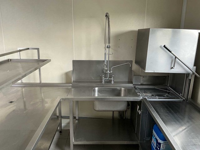 Spoelkeukenopstelling met hobart hx30e doorschuifvaatwasser (kapmodel) - afbeelding 2 van  19