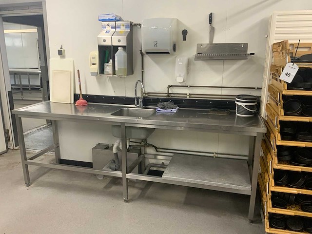 Spoeltafel en diversen - afbeelding 1 van  2