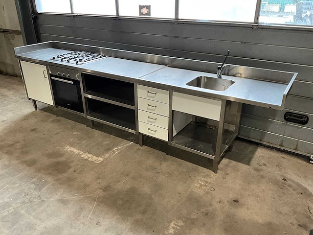 Spoeltafel met gasfornuis en oven - afbeelding 9 van  10