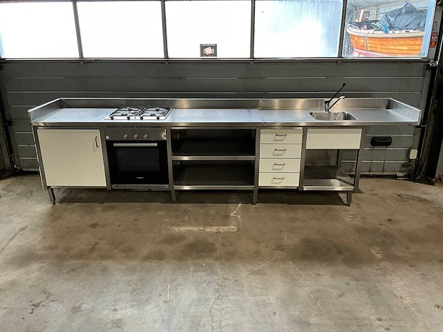 Spoeltafel met gasfornuis en oven - afbeelding 2 van  10