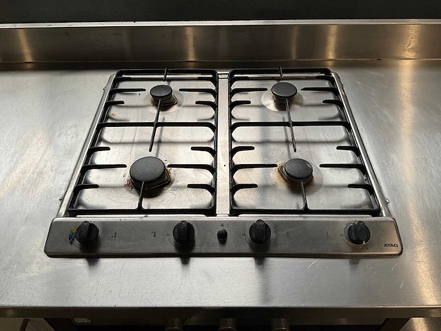 Spoeltafel met gasfornuis en oven - afbeelding 4 van  10