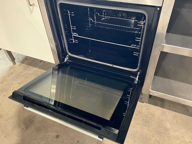 Spoeltafel met gasfornuis en oven - afbeelding 6 van  10