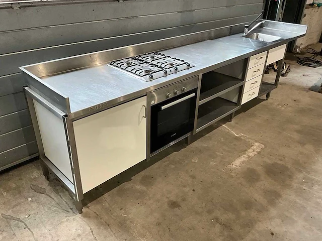 Spoeltafel met gasfornuis en oven - afbeelding 4 van  10