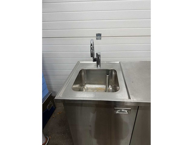 Spoeltafel met kraan en onderkast 270cm - afbeelding 2 van  3