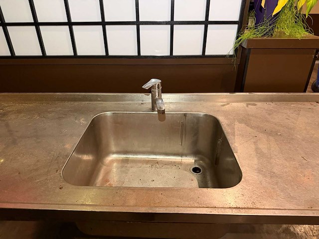 Spoeltafel met kraan - afbeelding 2 van  3