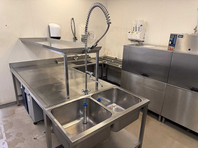 Spoeltafel met voorspoeldouche - afbeelding 2 van  6