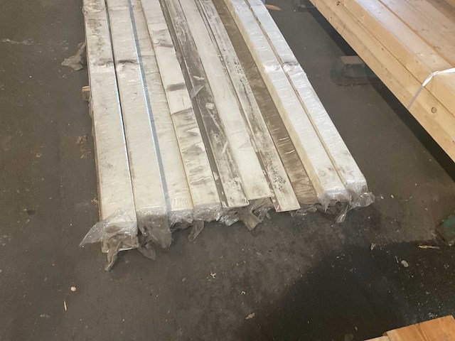Sponningschroot gegrond 10x95x3600 mm (124x) - afbeelding 2 van  5