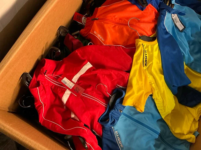 Sport kleding pallet - afbeelding 4 van  5