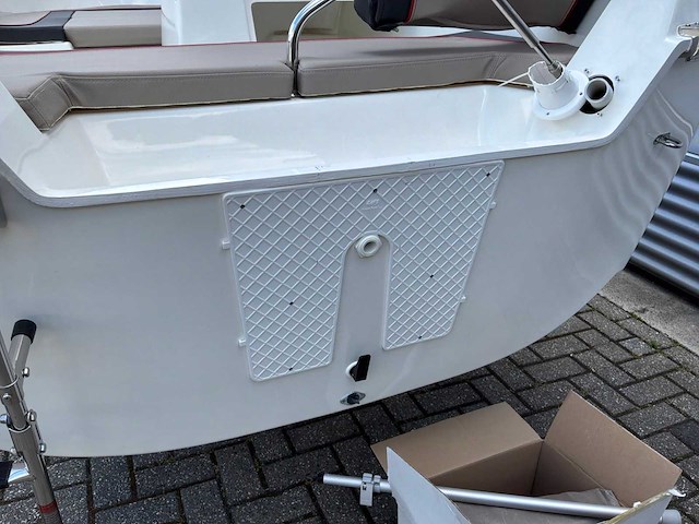 Sport yacht classic 470 sport consoleboot - afbeelding 11 van  21