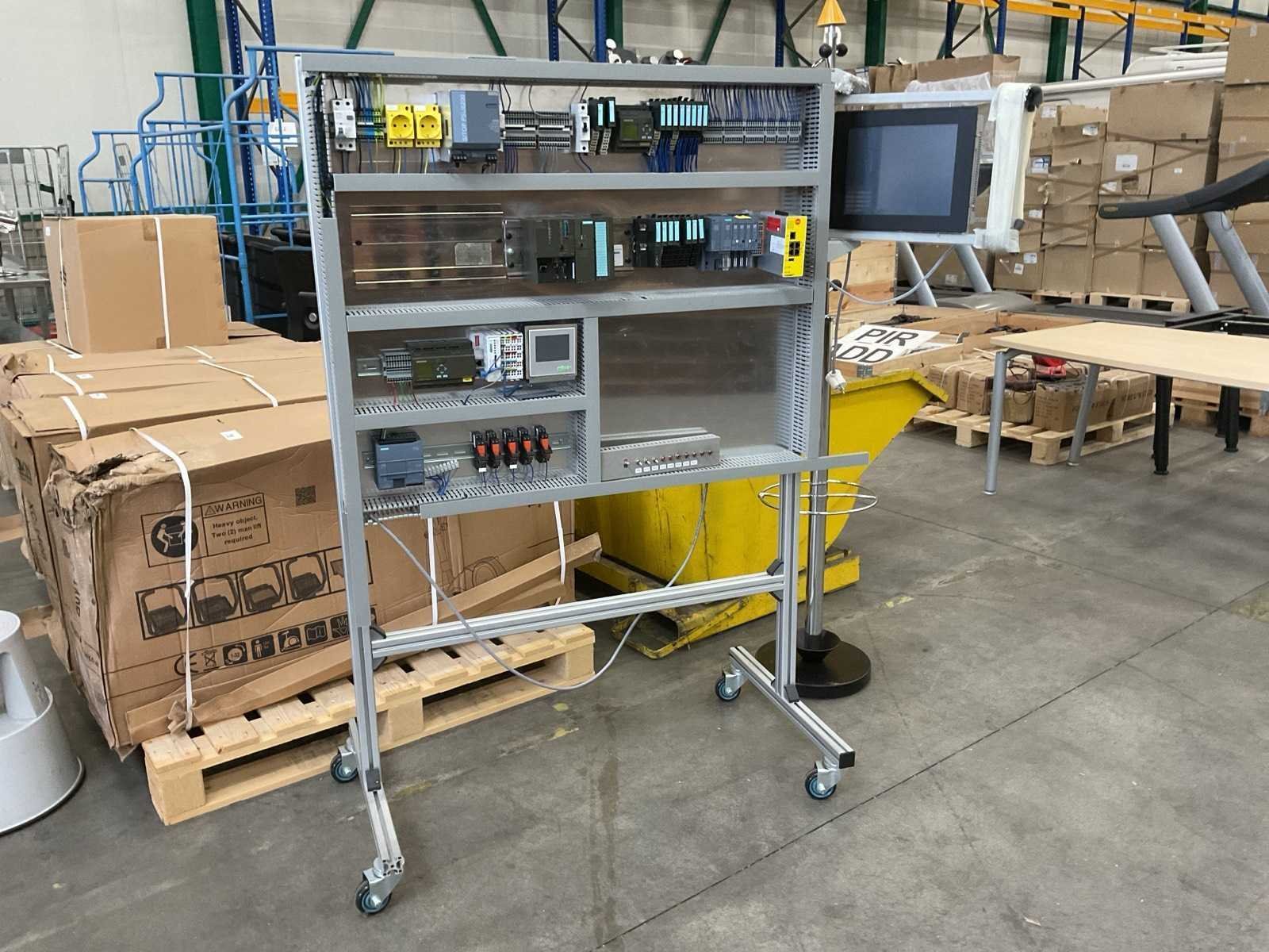 Sportartikelen, magazijninventaris en diverse partijen opgekocht uit diverse faillissementen