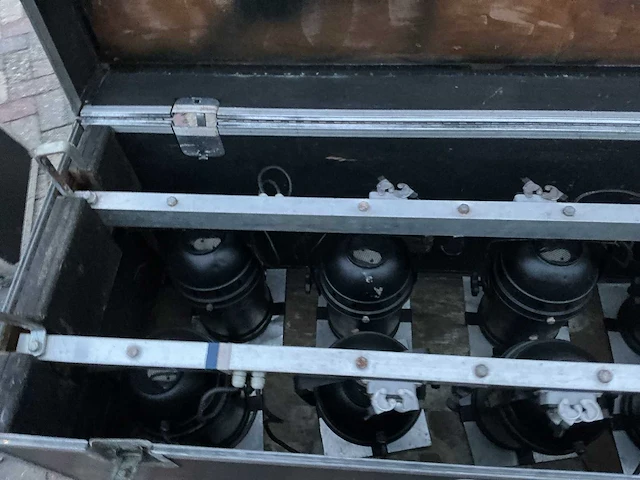 Spotlights met barren in flightcase - afbeelding 3 van  3