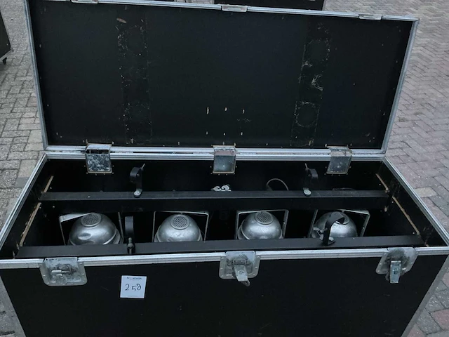 Spotlights met barren in flightcase - afbeelding 1 van  5