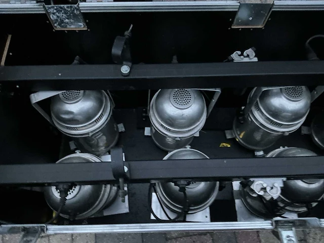 Spotlights met barren in flightcase - afbeelding 3 van  5