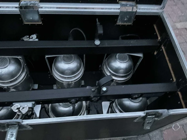 Spotlights met barren in flightcase - afbeelding 4 van  5