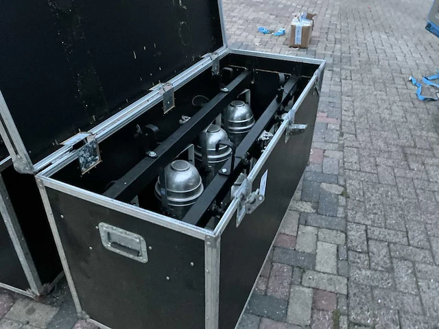 Spotlights met barren in flightcase - afbeelding 5 van  5