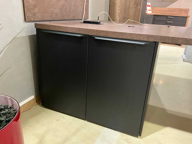 Spraaktafel met bureau - afbeelding 7 van  8
