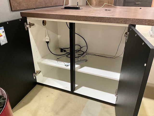 Spraaktafel met bureau - afbeelding 8 van  8