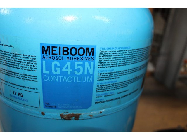 Sprayset meiboom bestaande uit lijmvat, slang, pistool en wals. - afbeelding 3 van  3