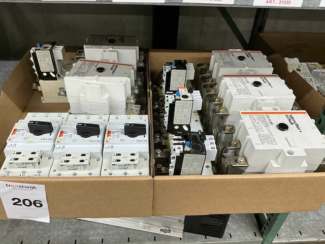 Sprecher+schuh divers schakelmateriaal - afbeelding 2 van  10