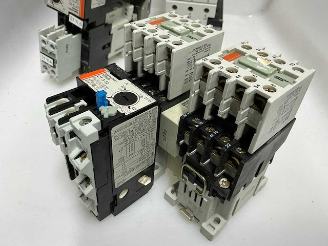 Sprecher+schuh divers schakelmateriaal - afbeelding 5 van  10