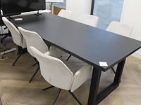 Spreektafel met 6 gestoffeerde draaibare kuipstoelen. tafelafmeting 230 x 100 x 78 cm. - afbeelding 1 van  4