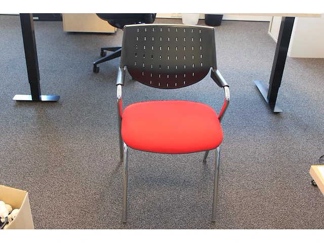 Spreektafel met vier stoelen bum made in italy. afmeting tafel 140 x 80 cm. - afbeelding 3 van  5