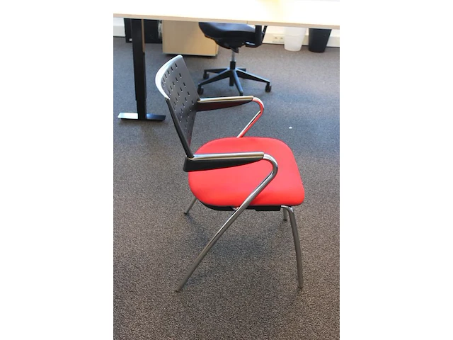 Spreektafel met vier stoelen bum made in italy. afmeting tafel 140 x 80 cm. - afbeelding 4 van  5