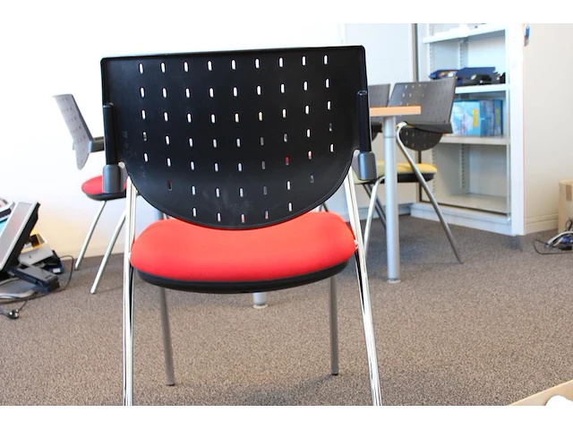 Spreektafel met vier stoelen bum made in italy. afmeting tafel 140 x 80 cm. - afbeelding 5 van  5