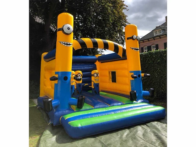 Springkussen open dak minions - afbeelding 1 van  2