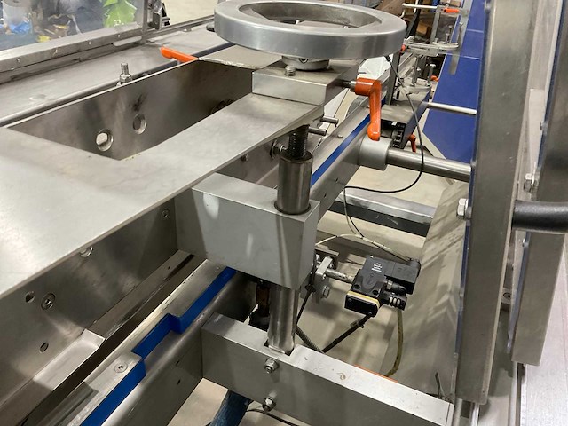 Sprinter - s 600 - dekselsluitmachine - afbeelding 7 van  25