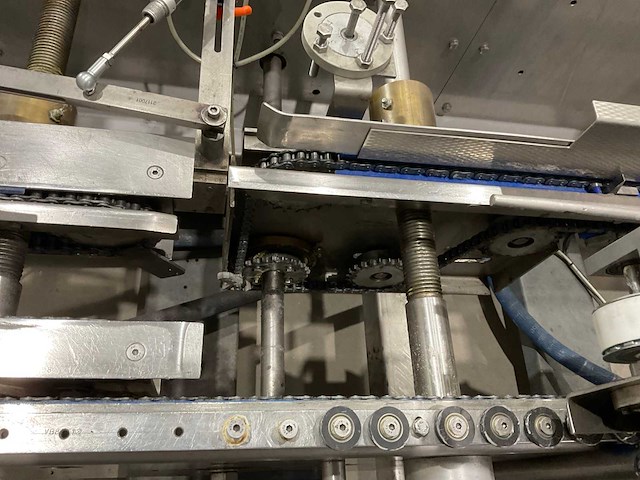 Sprinter - s 600 - dekselsluitmachine - afbeelding 9 van  25