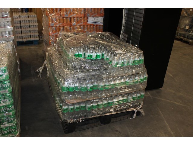 Sprite flesjes. 62 verpakkingen 12x330ml. totaal 744 stuks. bod is inclusief 111,60 euro statiegeldwaarde t... - afbeelding 1 van  2