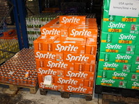 Sprite tropical mix. 122 trays a 12 blikken 0,33l. totaal 1464 blikken. tht 11-25. bod is inclusief 219,60 ...