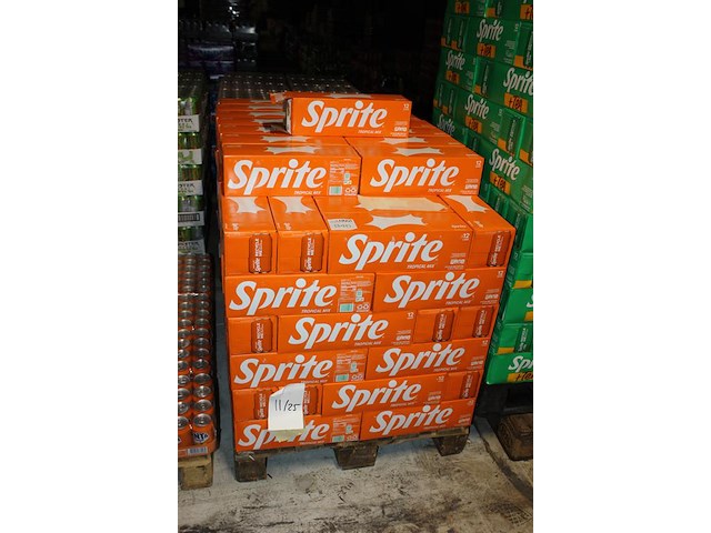Sprite tropical mix. 122 trays a 12 blikken 0,33l. totaal 1464 blikken. tht 11-25. bod is inclusief 219,60 ... - afbeelding 2 van  2